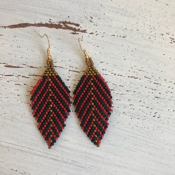 Handmade earrings in red, black and gold - Picture 3 of 5